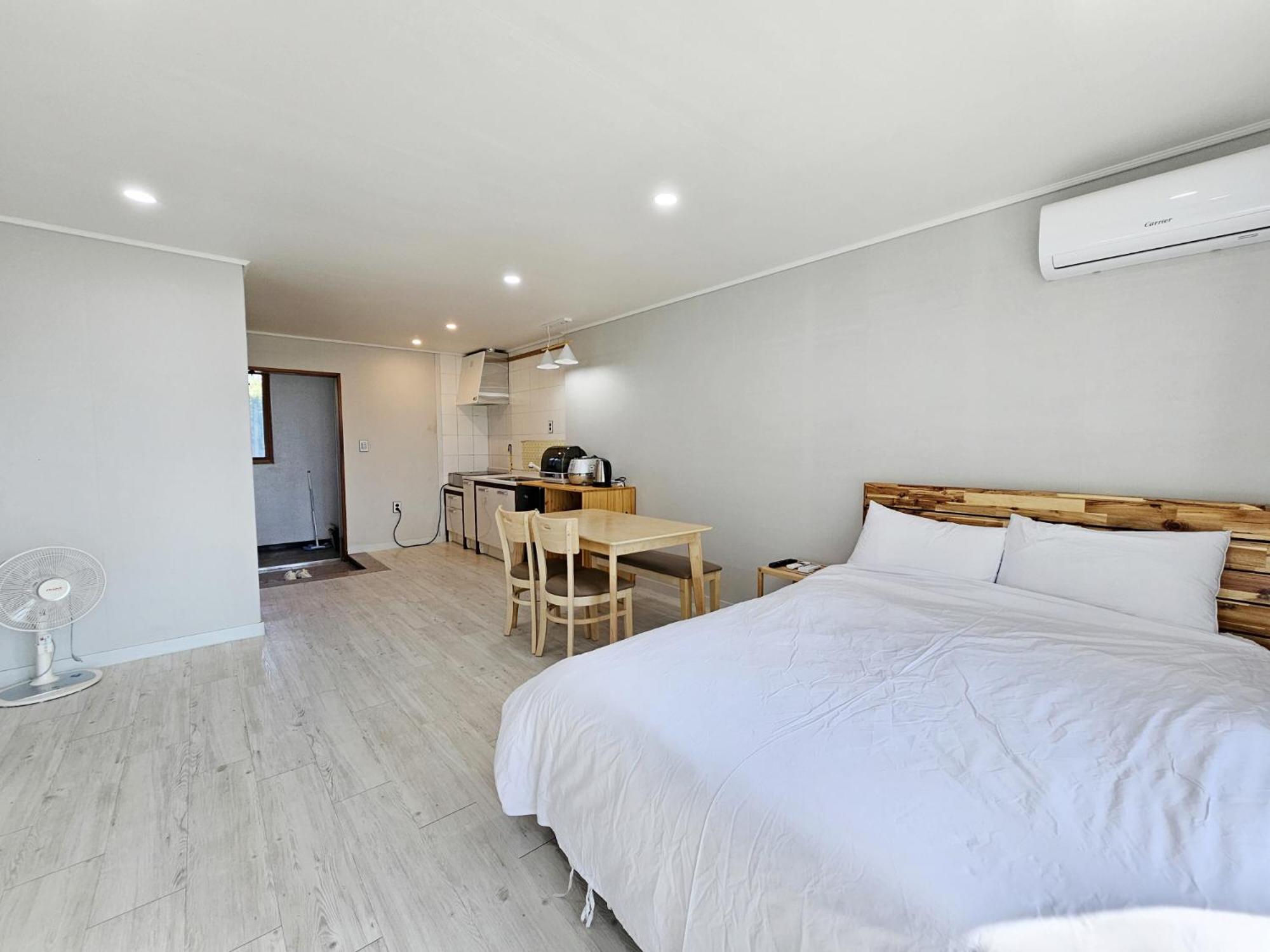 Greenside Pension Seogwipo-stad Buitenkant foto