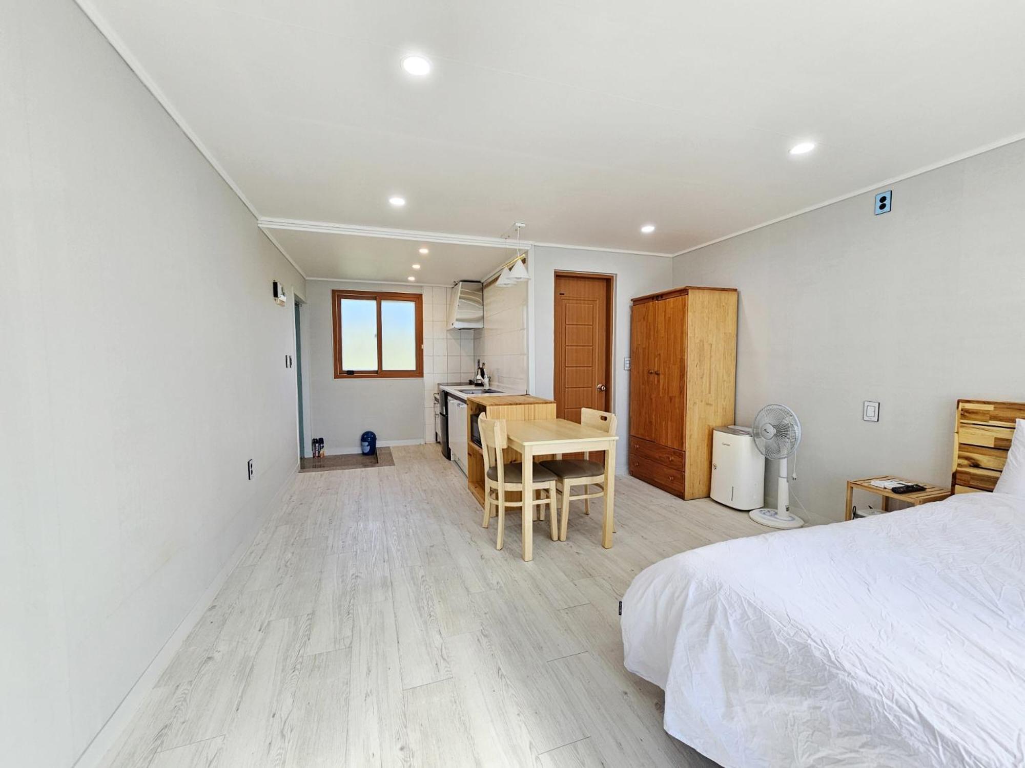 Greenside Pension Seogwipo-stad Buitenkant foto