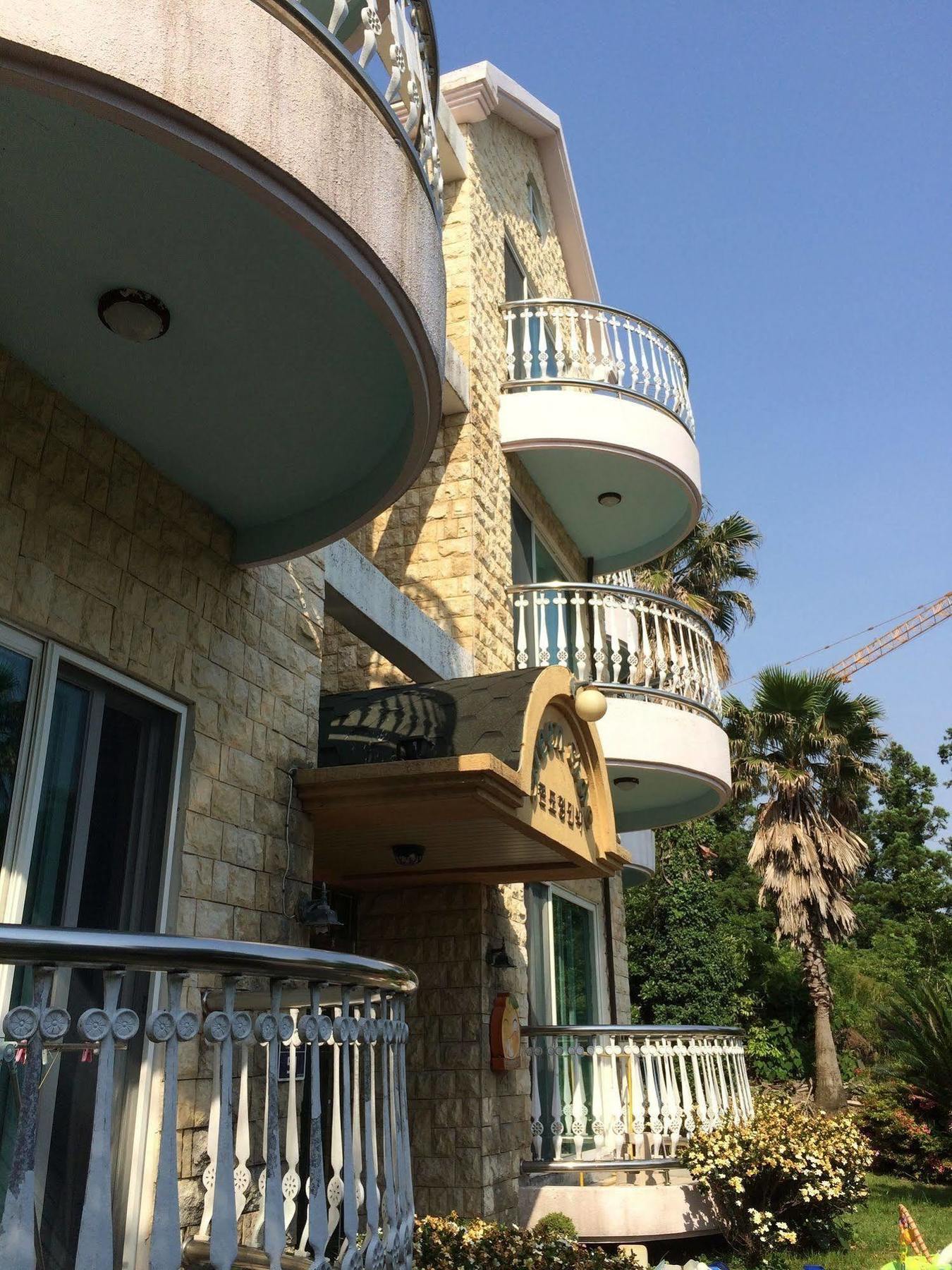Greenside Pension Seogwipo-stad Buitenkant foto